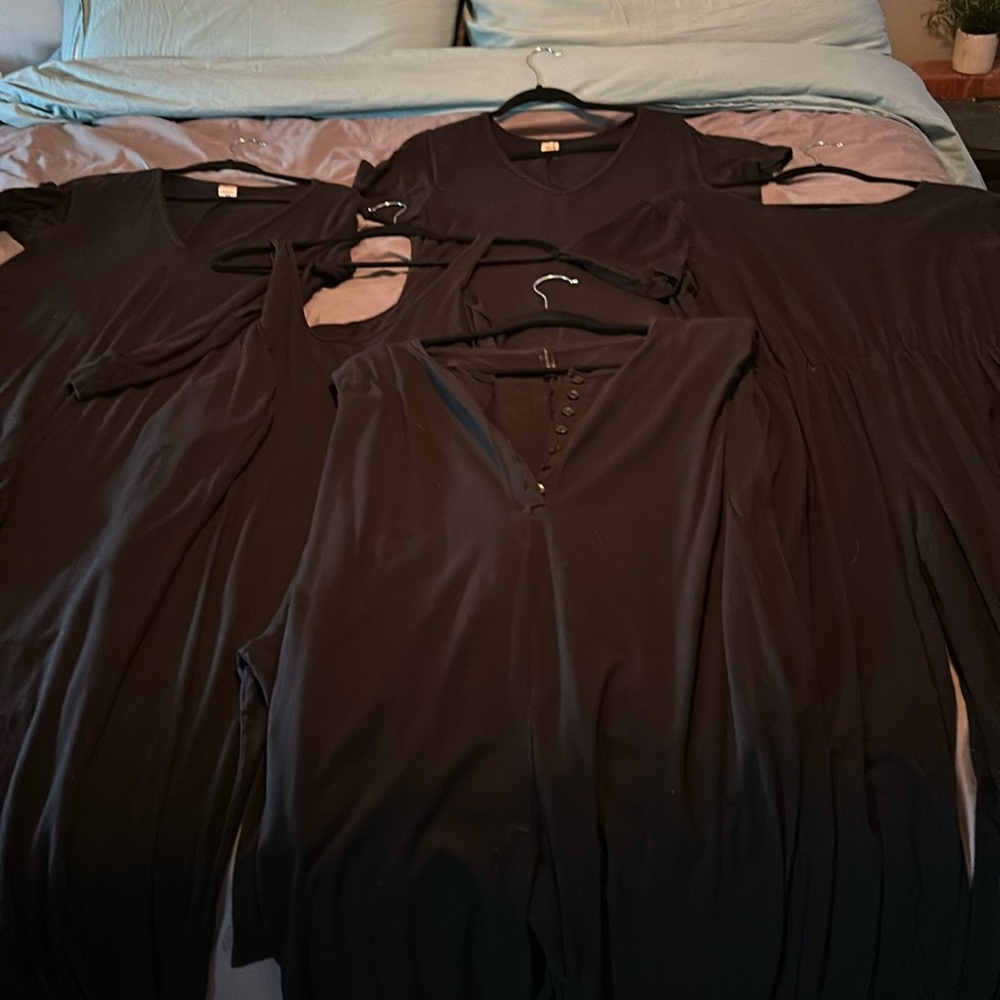 5 x Smash + Tess rompers - black size Medium - EUC